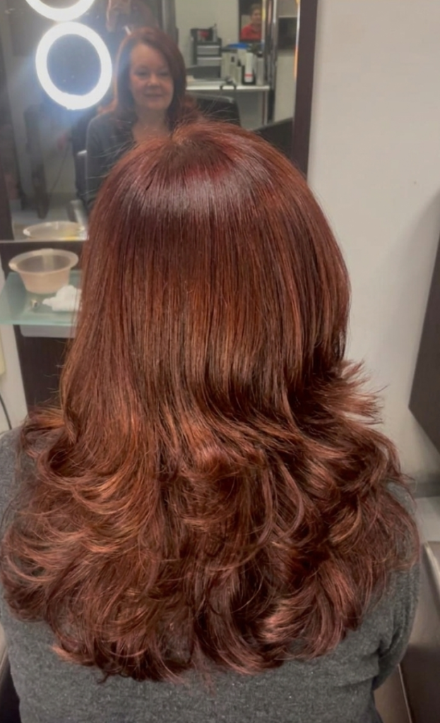 Color de cabello en peluquería en Granollers